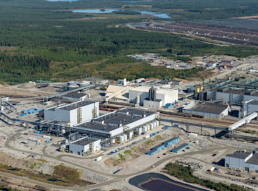 Akkukemikaalitehdas sijaitsee Terrafamen teollisuusalueella.