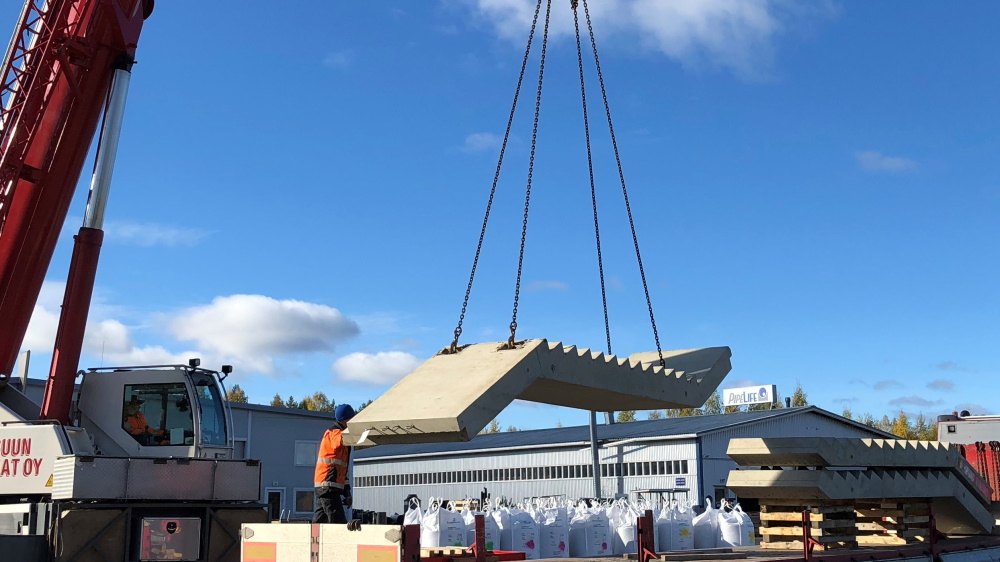Yli 20 vuotta yritystoimintaa takana olevalla Kuukivi Betonilla on vankka osaaminen betoniportaista raudoitteisiin. Uusi raudoitustehdas valmistuu kesäkuussa Ylämyllylle, Pohjois-Karjalaan.