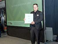 KoneAgriassa 2021 palkinnon sai Tracegrow. Kuvassa Tracegrow Oy:n kaupallinen johtaja Timo Jauhiainen.