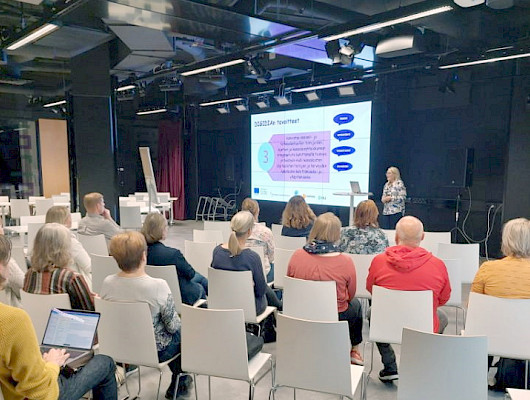 Digitaaliset palvelut pitkäaikaissairauksien hoidossa