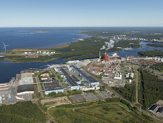 Fimpec tunnetaan suurten tehdas- ja energia-alan hankkeiden suunnittelu- ja projektijohtotoimeksiannoista. Parhaillaan yritys tekee muun muassa toteutussuunnittelua Stora Enson miljardi-investointiin, jossa paperikone muunnetaan kartonkilinjaksi Oulussa. (Kuva: Stora Enso) 