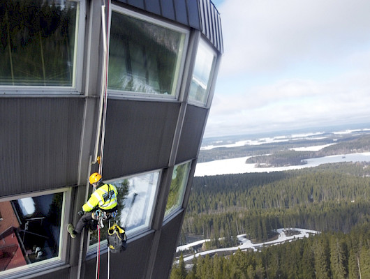 Karelian Seikkailu ja Kiipeily KASKI – korkean paikan töitä ja kiipeilyohjausta monipuolisella kokemuksella