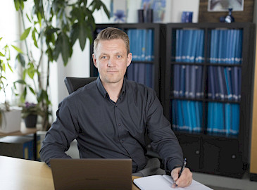 Vuodesta 2021 alkaen Patenttikonsultoinnissa on työskennellyt patenttiasiamies Ville Pekkanen, joka on koulutukseltaan tekniikan tohtori. Hänellä on yli 15 vuoden ammattikokemus tekniikan tutkimuksesta ja kehityksestä teollisuuden palveluksessa. Kesästä alkaen hän on siirtynyt yrityksen uudeksi toimitusjohtajaksi ja omistajaksi.
