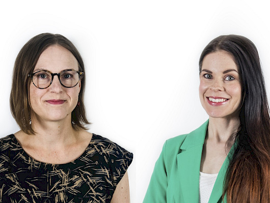 YLVA-hanke (2022–24) vahvistaa ylivelkaantuneiden perheiden vanhempien mielenterveyttä ja hyvää arkea lisäämällä heitä kohtaavien ammattilaisten mielenterveysosaamista. Kuvassa hankkeen asiantuntijat Minna Magnusson (vas.) ja Janette Vesterinen. Kuva: Anna Taival