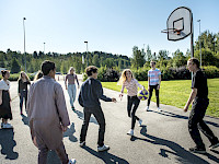 Helsingin Uuden yhteiskoulun lukio tarjoaa laadukasta opetusta mielekkäässä oppimisympäristössä