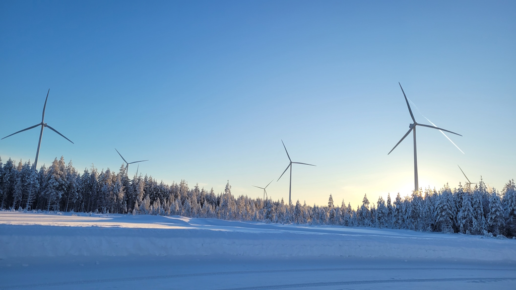 Pajuperänkankaan ja Illevaaran tuulipuistot valmistuivat alkuvuodesta 2024. Seuraavaksi ovat vuorossa Ylivieskan Urakkanevalle sekä Pyhäjärven Hautakankaalle rakenteilla olevat tuulipuistot. Näiden lisäksi yhtiöllä on hankekehitysputkessa huimat 20 tuulipuistokohdetta. 