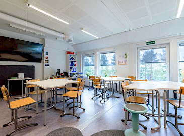 Lahdessa Tiirismaan koulua on käyty useita vuosia siirtokelpoisissa tiloissa, ja nyt koulun moduulit on siirretty ja kunnostettu uuteen käyttötarkoitukseen. Kuva: Adapteo Finland
