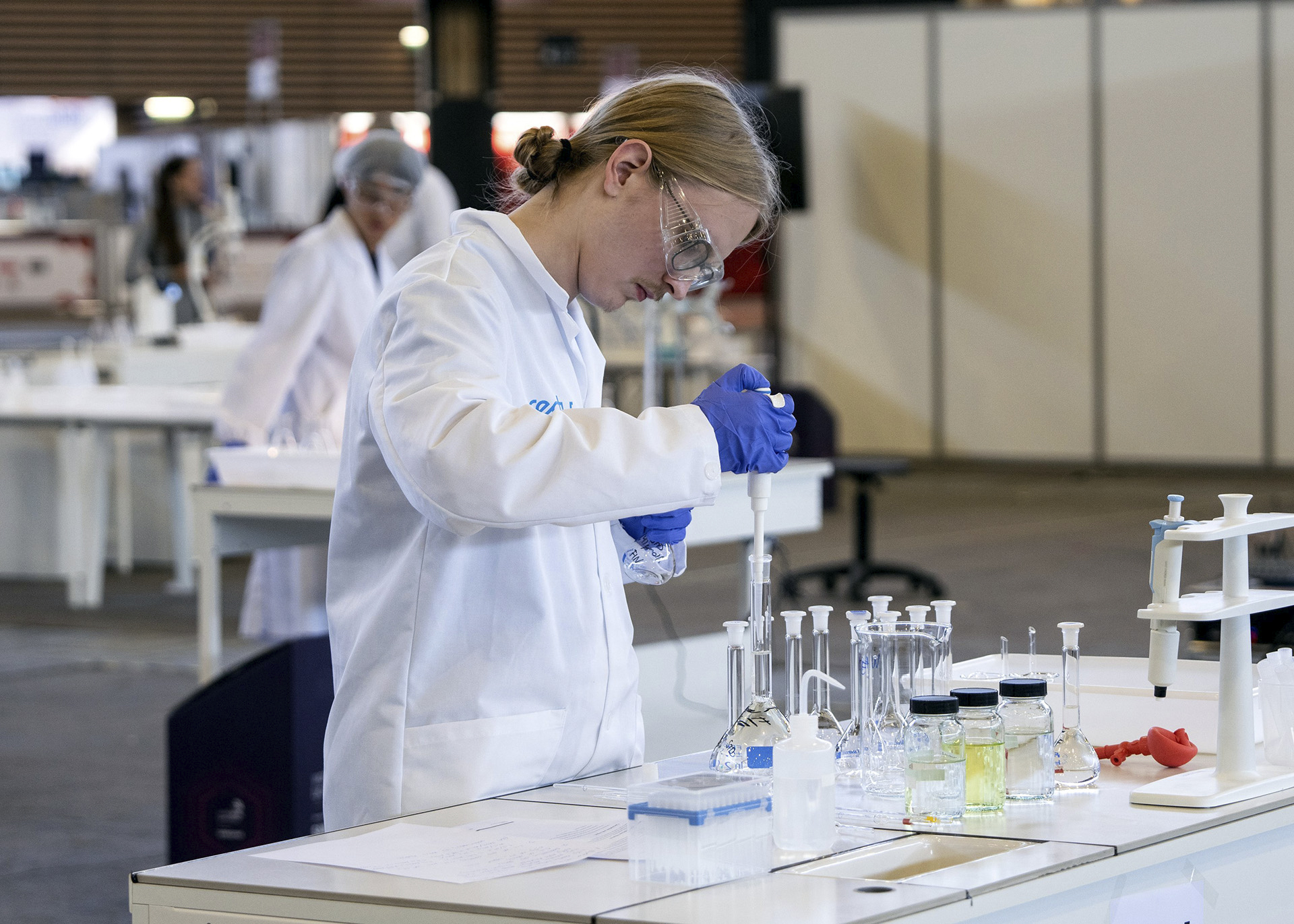 Toivo Särkkinen saavutti hopeamitalin Chemical Laboratory Technology -lajissa. Kuva: Juha Nurminen.