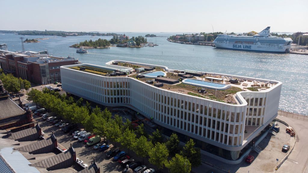 Katajanokan Laituri on Varman omistama toimitilakiinteistö Helsingin Katajanokalla. Kuva: Mats Vuorenjuuri / Unikuva
