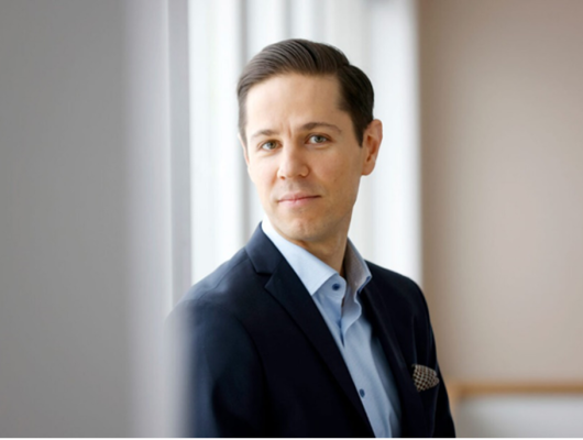 Joonas Mikkilä on Teknologiateollisuuden digitalisaation johtava asiantuntija sekä puolijohdetoimialaryhmän sihteeri.