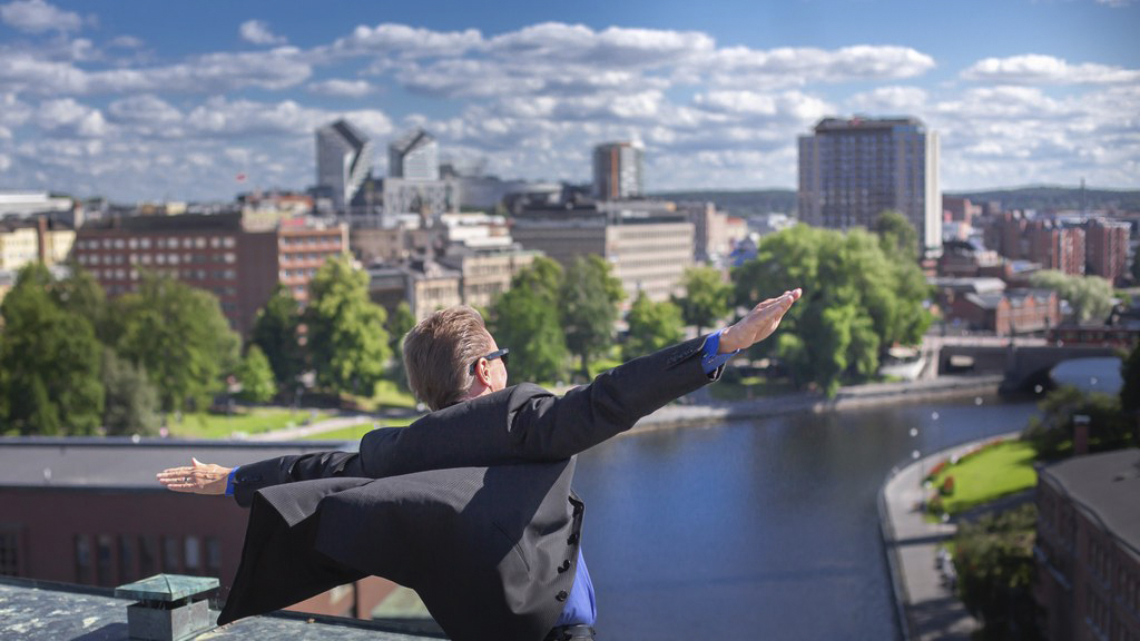 Kampanja huipentuu tapahtumaviikkoon 9.–13. kesäkuuta 2025, jolloin valitut osallistujat saavat mahdollisuuden tutustua arkeen, työelämään ja menestymismahdollisuuksiin yhdessä Suomen nopeimmin kasvavista teknologiakeskuksista.