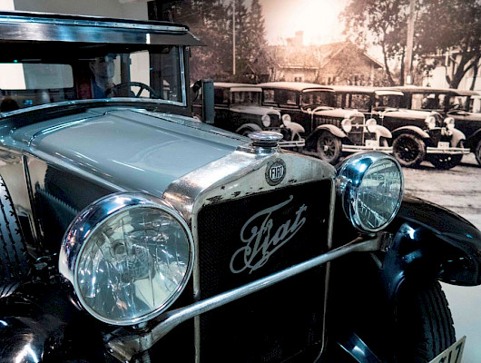 Fiat 525 S vuodelta 1929 on ollut poikkeuksellisen hieno ja harvinainen vuokra-auto, jota käytettiin vuokra-ajossa vuosina 1929–1933. Kuva: Mobilia/Anniina Salminen
