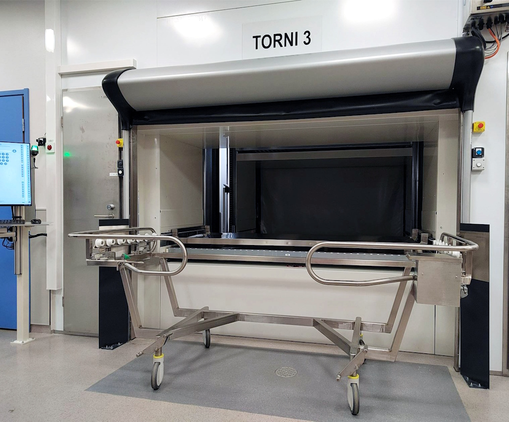 Tampereen yliopistollisen keskussairaalan eli Tays Keskussairaalan O-rakennukseen valmistui 6. joulukuuta 2024 uusi automatisoitu vainajien säilytystorni.
