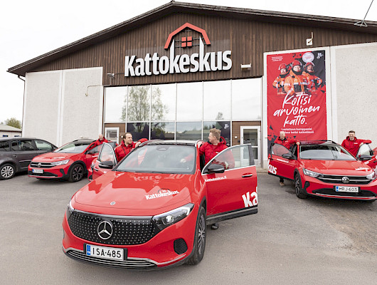 Kattokeskus on luotettava ja osaava kumppani kattoremonteissa, kattohuolloissa ja aurinkopaneeliasennuksissa.