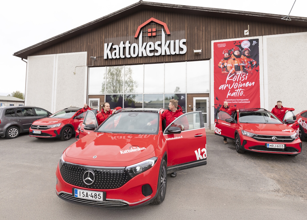 Kattokeskus on luotettava ja osaava kumppani kattoremonteissa, kattohuolloissa ja aurinkopaneeliasennuksissa.