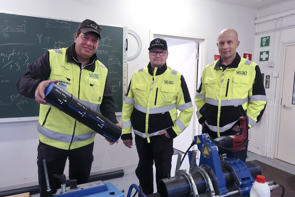 Peter Torn, Jarmo Vänttinen ja Kimmo Kukkonen muodostavat YSAOn infrarakentamisen koulutuksen huipputiimin Ylämyllyllä.