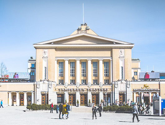 Tampereen Teatteri kuvattuna keväällä 2025 Kuva: Visit Tampere / Laura Vanzo