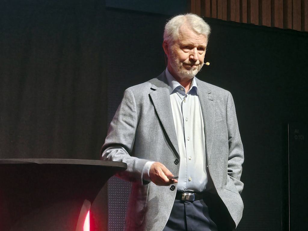 "Suurin osa humanoidiroboteista tulee olemaan ihmisen kokoisia ja noin 60 kilon painoisia", Risto Linturi arvioi.