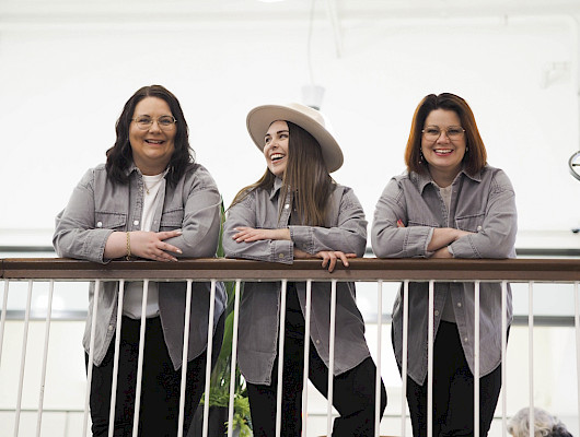 Event Makers suunnittelee ja toteuttaa elämyksiä, jotka jäävät mieleen. Kuvassa yrityksen tehotiimi: Tanja Viitala (vas.), Anna Linnanmaa ja Niina Palosaari.