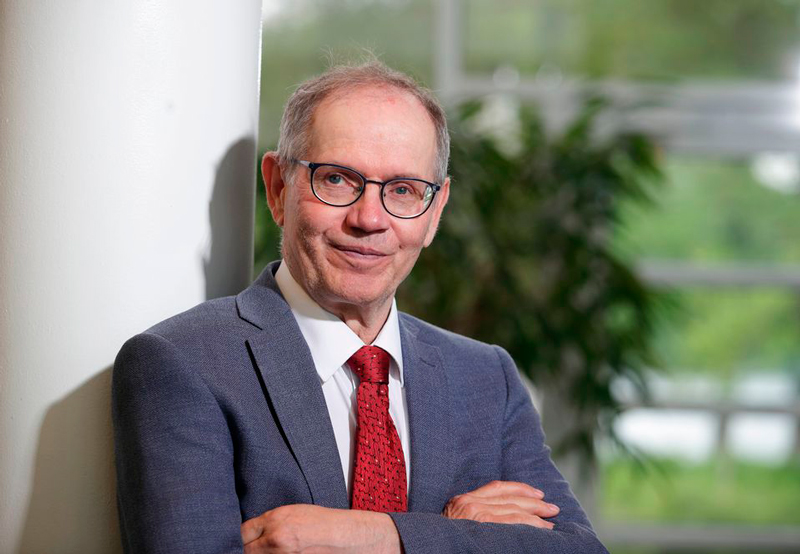Raporttia laatimassa ollut emeritusprofessori Pekka Neittaanmäki sanoo, että mikäli alueiden rakenteellisia ja sosiaalisia eroja ei oteta SOTE-mallissa huomioon, niin se voi johtaa alueelliseen eriarvoisuuteen. Kuva Petteri Kivimäki Jyväskylän yliopisto