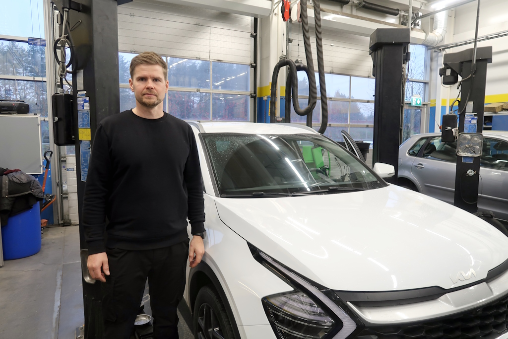 "Olipa autossa ongelma mikä tahansa tai auton merkki mikä tahansa, niin meihin kannattaa ottaa yhteyttä. Keksimme ongelmaan ratkaisun", toteaa Jarno Martiskainen.