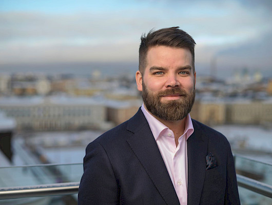 "Kaikki asuntopolitiikan toimet pitää kohdistua kysynnän lisäämiseen. Ensiasunnon ostajien tilanteen parantaminen entisestään on todella tärkeää", sanoo toimitusjohtaja Tuomas Viljamaa Kiinteistönvälitysalan Keskusliitosta.