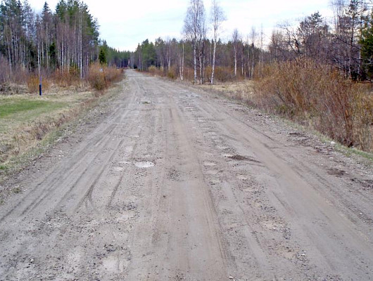 Tiealan ammattilaiset ovat huolissaan yksityisteiden kunnosta sekä perusparannukseen myönnettävän tuen pienenemisestä. Kuva: Timo Pisto