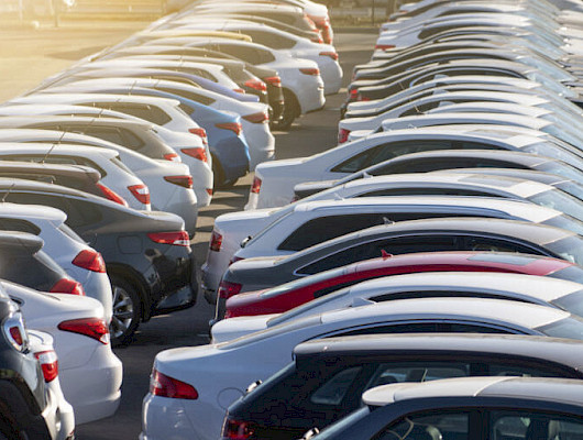 Autokauppa odottaa kasvua romutuspalkkiosta ja sähköautokannustimista