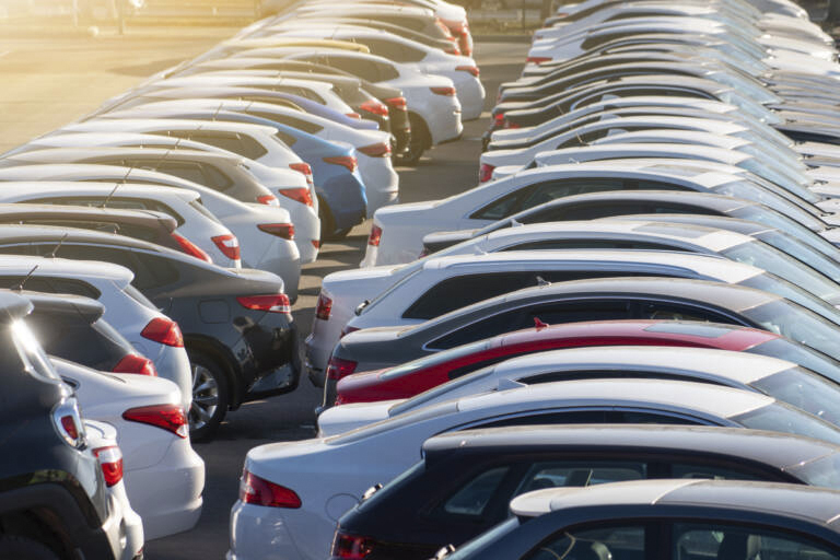 Autokauppa odottaa kasvua romutuspalkkiosta ja sähköautokannustimista