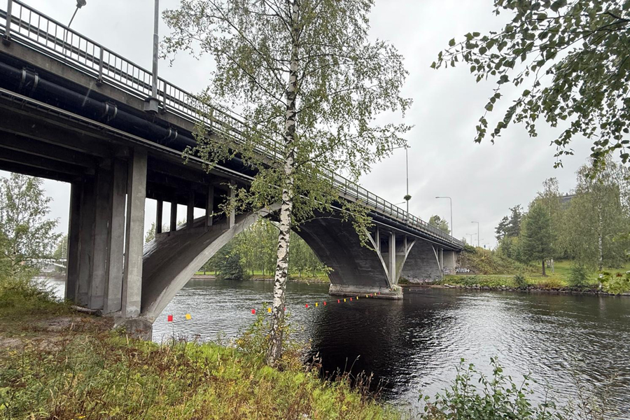 Kreate rakentaa reilun 8,5 miljoonan euron urakassa uuden sillan Äänekoskelle vanhan 50-luvulla rakennetun sillan tilalle. Kuva Kreate