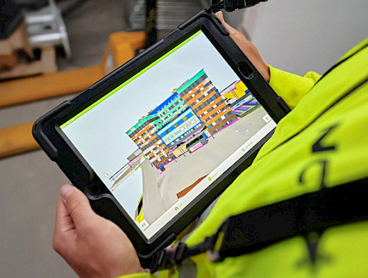 Uusi maksuton AI-apuri vauhdittaa tekoälyn käyttöönottoa kiinteistö- ja rakentamisalan yrityksissä