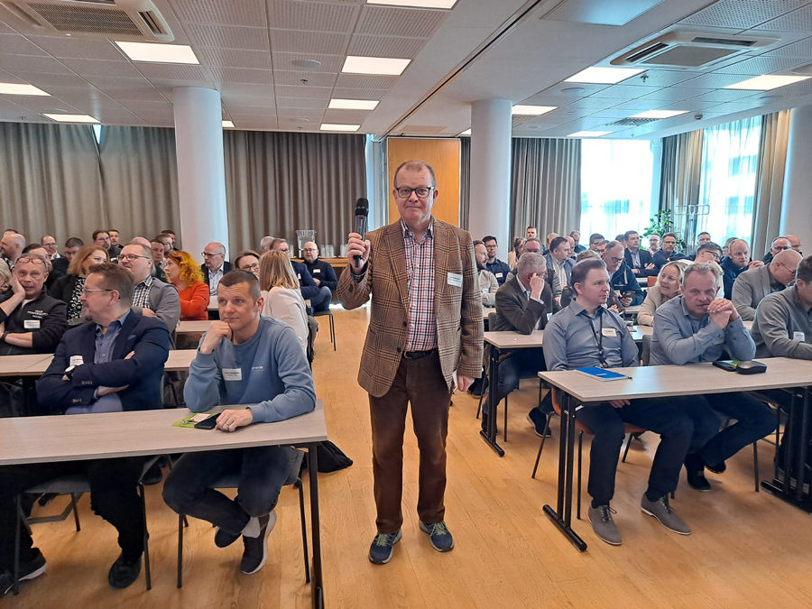 Oulun kauppakamarin varatoimitusjohtaja Esa Pellikainen näkee Pohjois-Suomen investointipotentiaalin historiallisen suurena. "Toteutuessaan hankkeet voivat muuttaa koko Suomen teollisuuden suuntaa.”