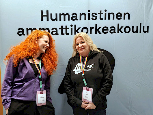 Kati Tikkamäki ja Sari Huttu toteuttavat TREENI-hanketta Humakissa.