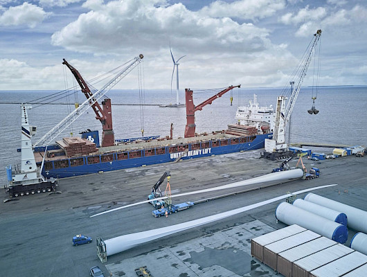 BB Logistics Oy:n käsissä kulkevat vaativatkin projektikuljetukset. Esimerkiksi tuulivoimakomponenttien käsittely vaatii erikoisosaamista ja tarkkaa suunnittelua.