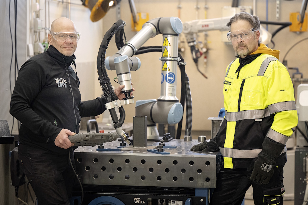 Arto Schroderus ja Kimmo Kemppainen kannustavat yrityksiä lähestymään matalalla kynnyksellä.