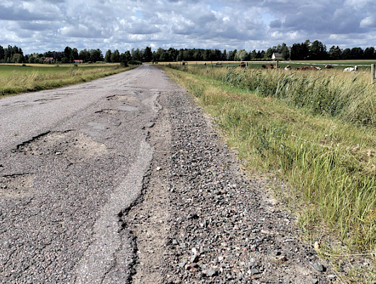 Infrainnovaatioita tarvitaan, koska tiestön korjausvelka kasvaa erityisesti alemmalla tieverkolle, mutta resurssit kohdistuvat pääteihin. Ilman uusia ratkaisuja yhä useampi tie jää heikkokuntoiseksi.