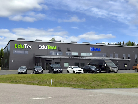 EduTecin päätoimipaikka on Varkaudessa. Samassa hallissa toimii sisaryhtiö EduTest, jonka alaa ovat teollisuuden henkilösertifioinnit.