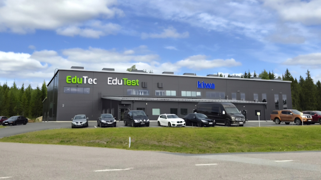 EduTecin päätoimipaikka on Varkaudessa. Samassa hallissa toimii sisaryhtiö EduTest, jonka alaa ovat teollisuuden henkilösertifioinnit.