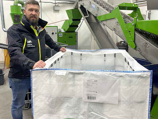 Spinmetalin tarjoama kokonaisvaltainen palvelu, nopeat noudot ja metallien korkea markkinahinta tekevät juuri nyt metalliromun kierrättämisestä yrityksille aiempaa kannattavampaa. Kuvassa asiakkuuspäällikkö Kalle Lahtinen.