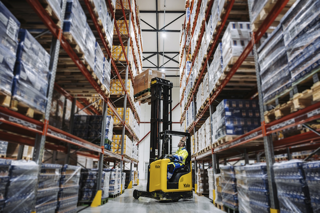 Suomen Kaukokiito Oy:n alueen sopimuslogistiikasta vastaavan Heikki Mantsisen mukaan logistiikan ulkoistaminen vapauttaa yrityksen keskittymään omaan ydinliiketoimintaansa ja tuo samalla joustavuutta kasvun eri vaiheisiin.