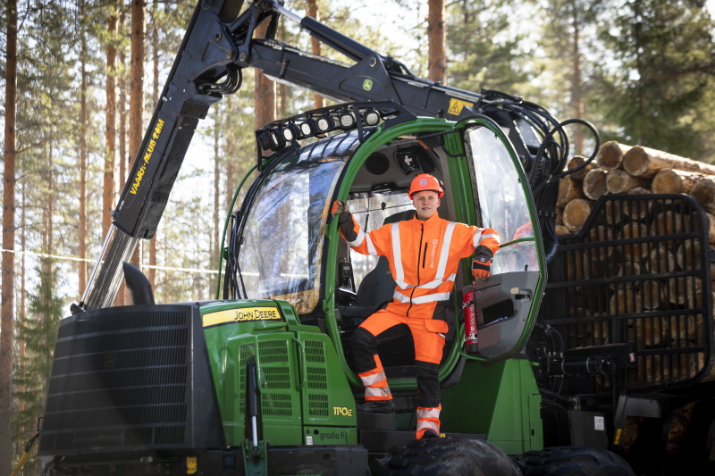 Gradia Jämsä kouluttaa metsäalan ammattilaisia – käytössä uusi oppimisympäristö ja uusia koneita