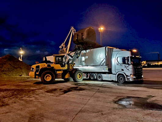 Koukkukuljetus Oy on eturivin logistiikkaosaaja
