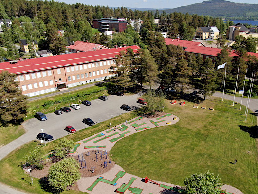 Kansallisuuksien sekä koulutustyyppien kirjo luo oman erityisen ilmapiirin ja tekee Koulutus Nordista merkittävän, luovan pohjoismaisen kohtauspaikan.