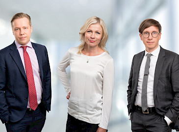 Tutkimusjohtaja Tero Kuusi (vas.), tutkimusjohtaja Heli Koski ja ennustepäällikkö Markku Lehmus, Etla.