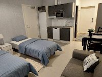 Vuokrattavat huoneistot ovat yksiöitä ja kaksioita 1–6 henkilölle. Ne sisältävät oman keittiön ja kylpyhuoneen.