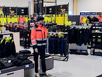 Temrex Workwear Shopeista asiakkaat löytävät kunkin sesongin ajankohtaiset työvaatteet, -jalkineet ja -varusteet.